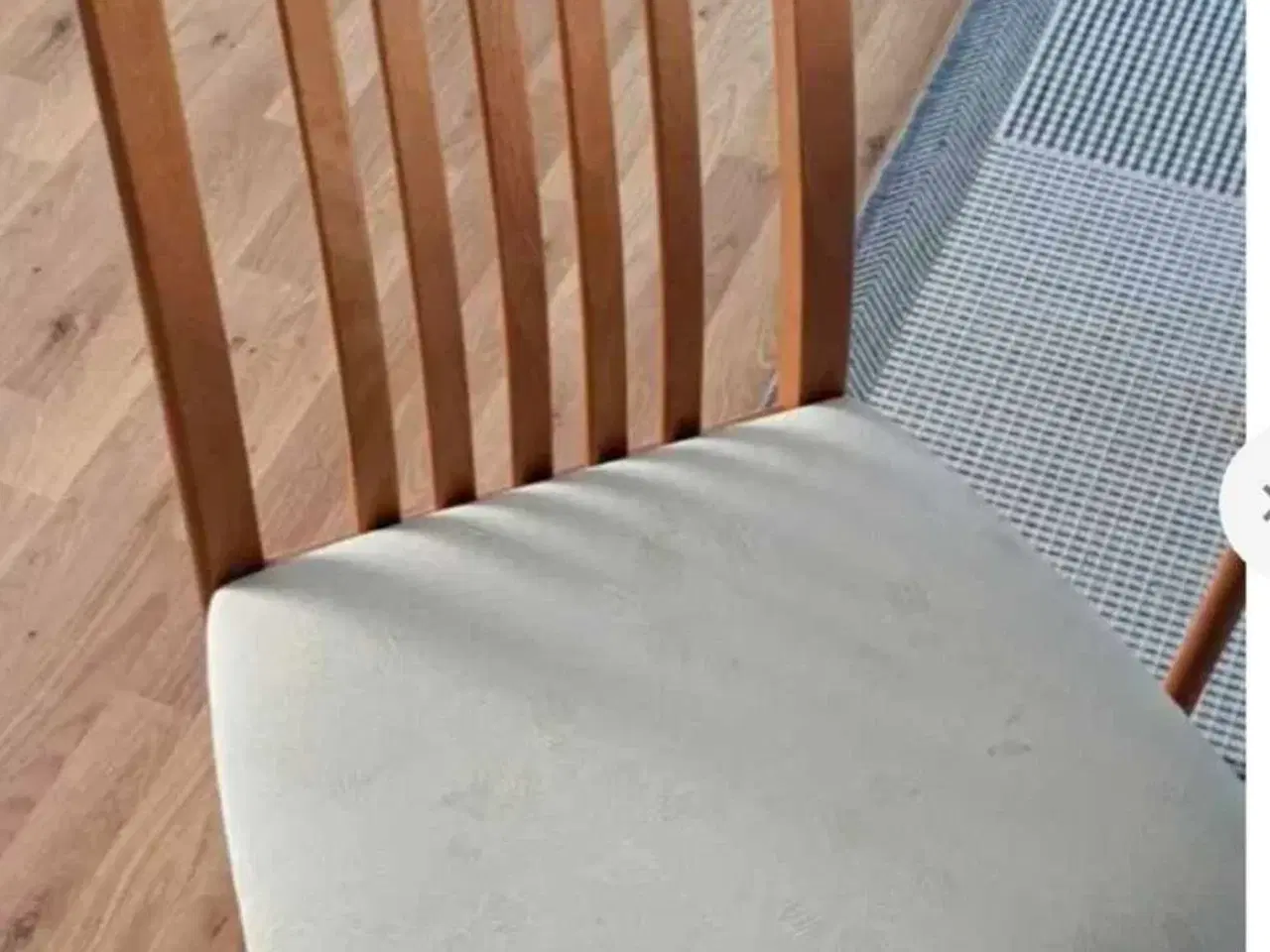 Billede 2 - Spisebord med 6 stole