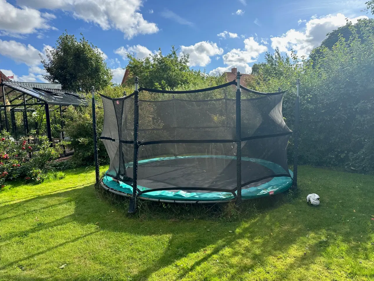 Billede 4 - Trampolin (Berg 4.3 m) gives bort