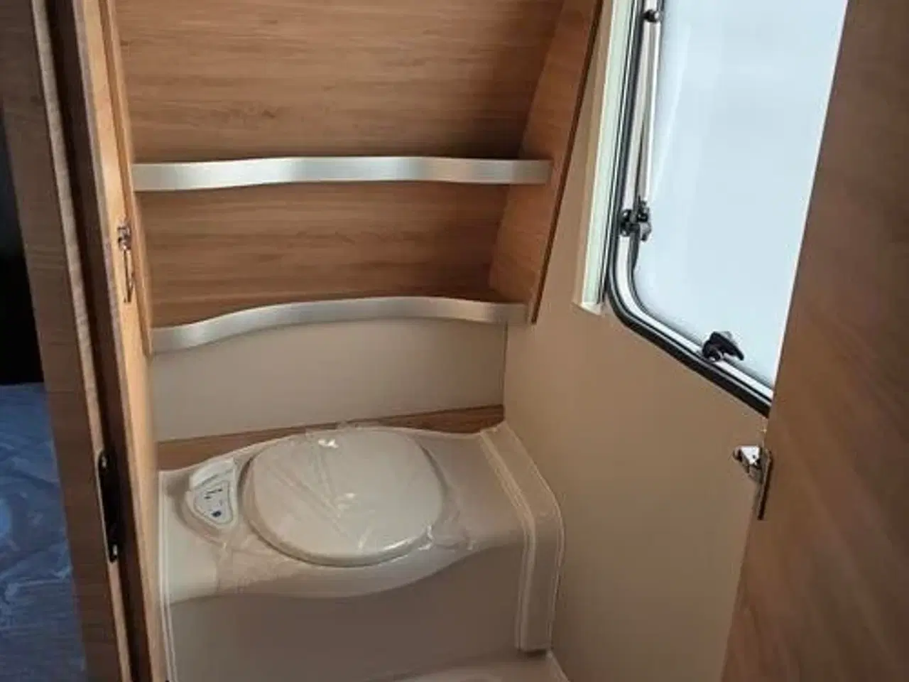 Billede 13 - Knaus Südwind 60 Years 450 FU - EFTERÅRTILBUD - Mover Kr: 1.- Spar 18.698