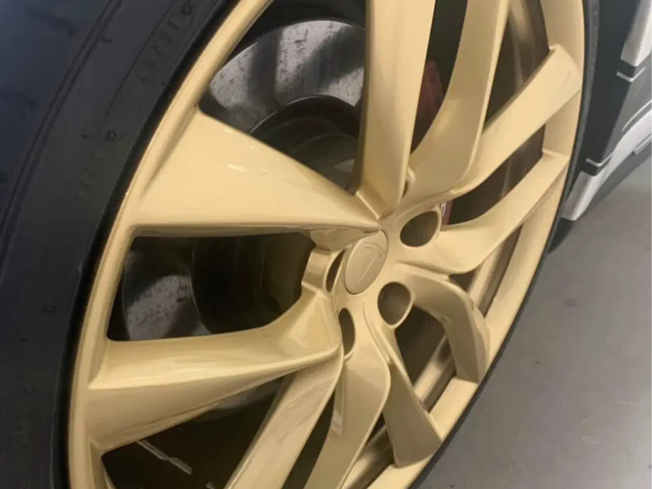 Billede 2 - EVETESLA - DRAGONTAIL - MODEL S - 21” GULDFÆLGE
