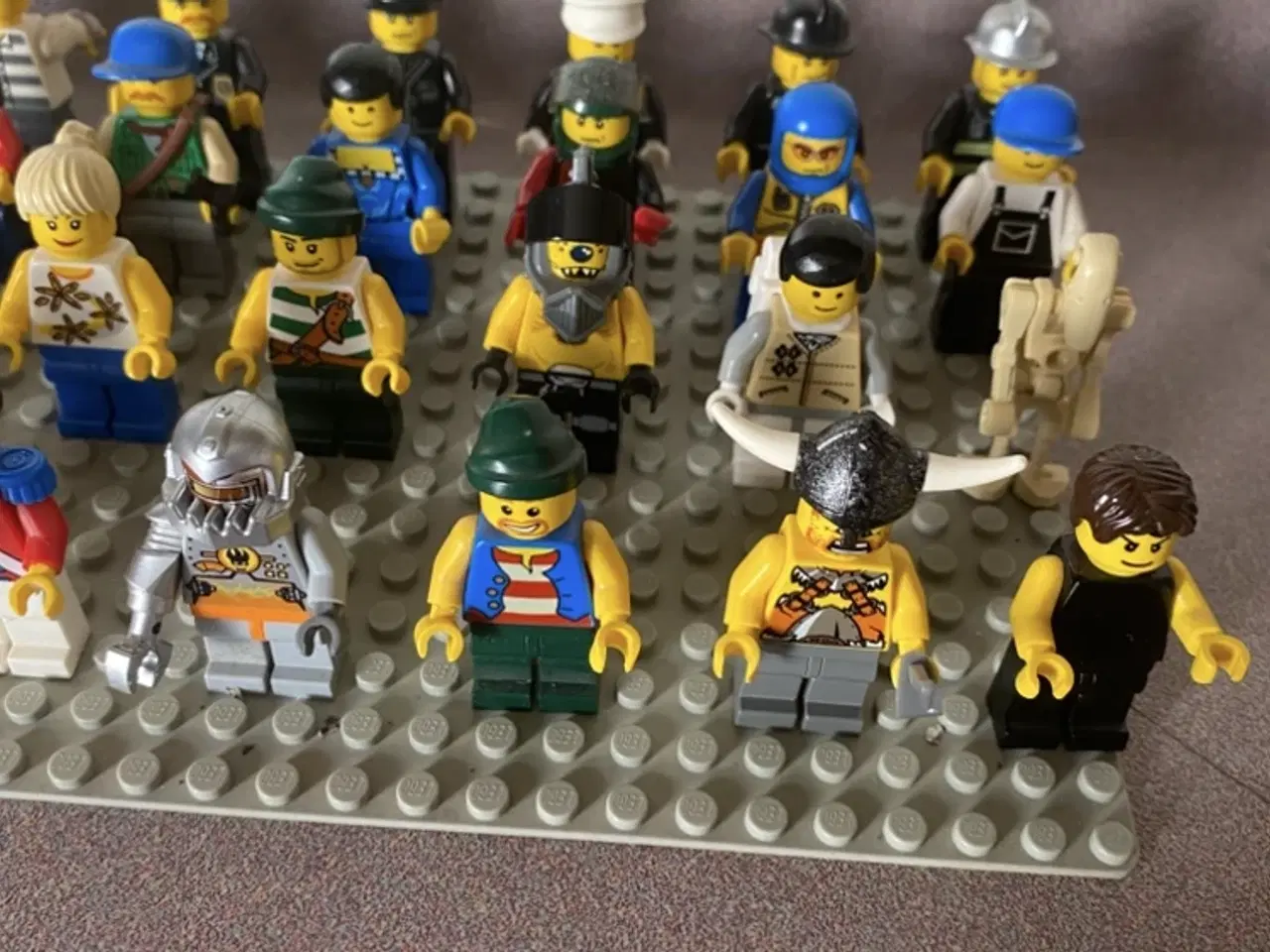 Billede 4 - Ældre blandet Lego figurer sælges. 