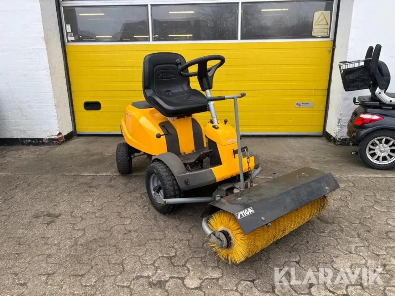 Billede 3 - Fejemaskine Stiga Villa 16 HST