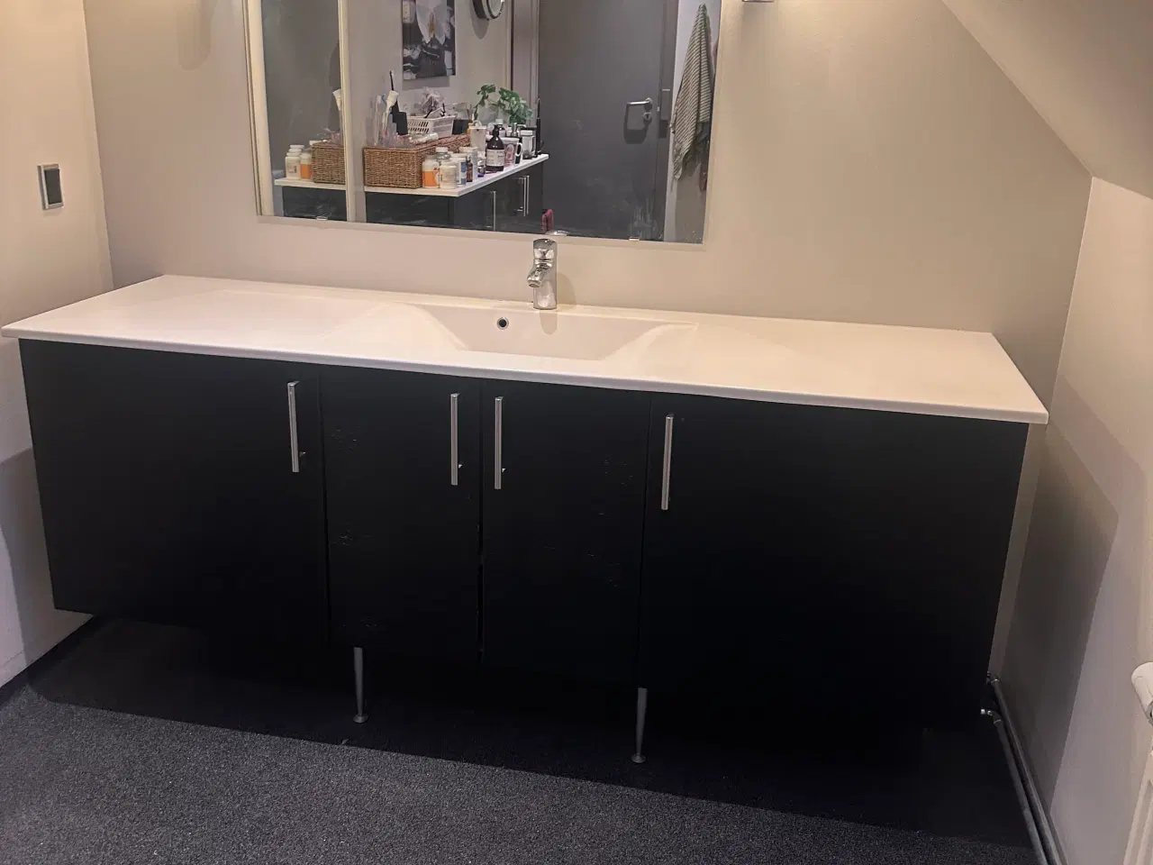 Billede 1 - Badeværelses arrangement 