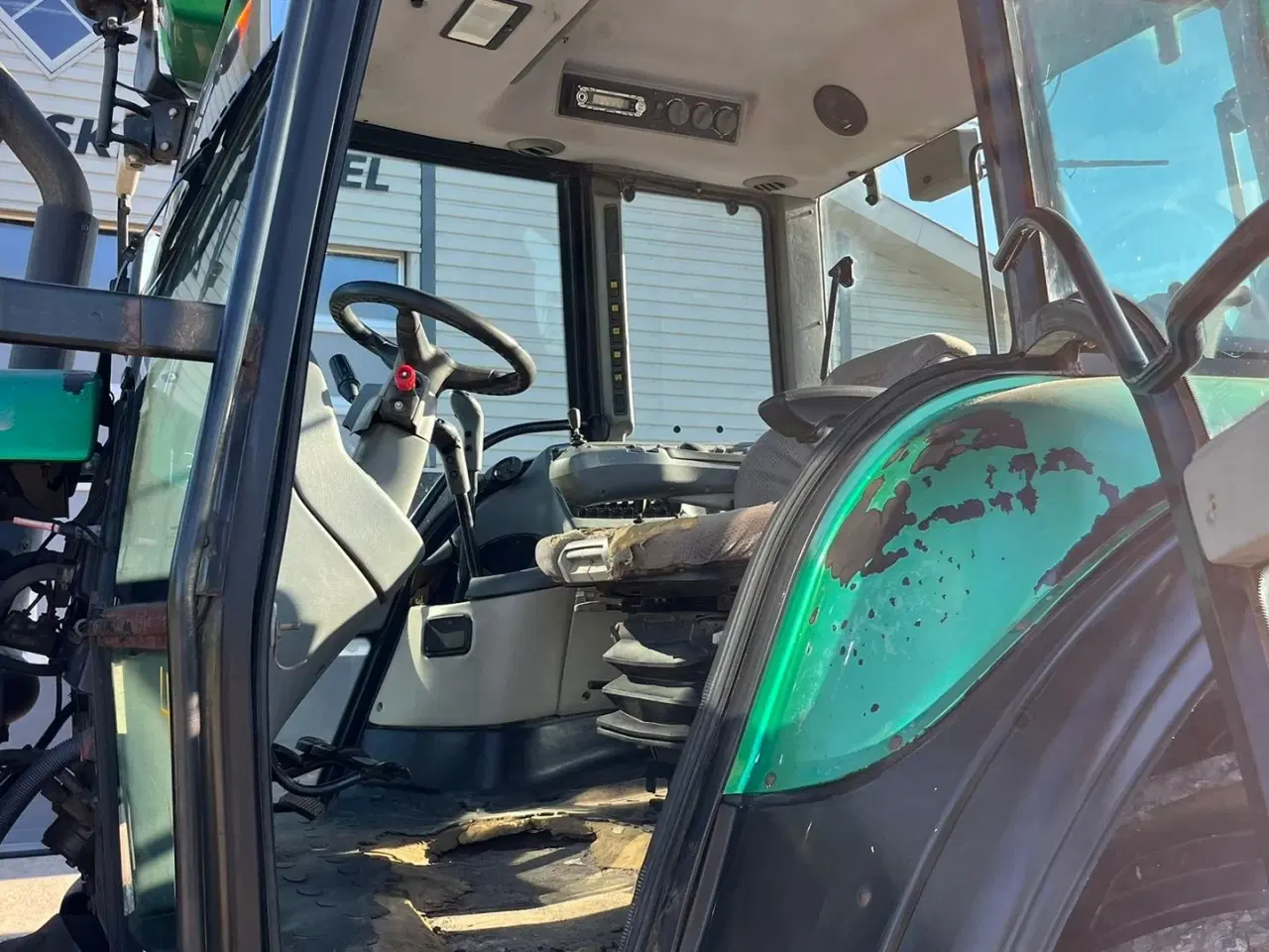 Billede 7 - Valtra T130 med 3.5ton frontlift