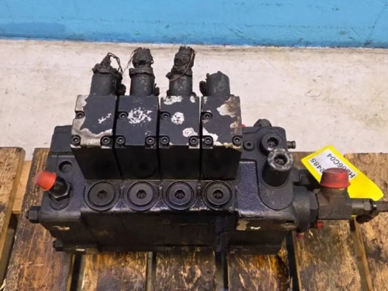 Billede 4 - Bobcat  TL38.70X  Hydraulikventil  7357421