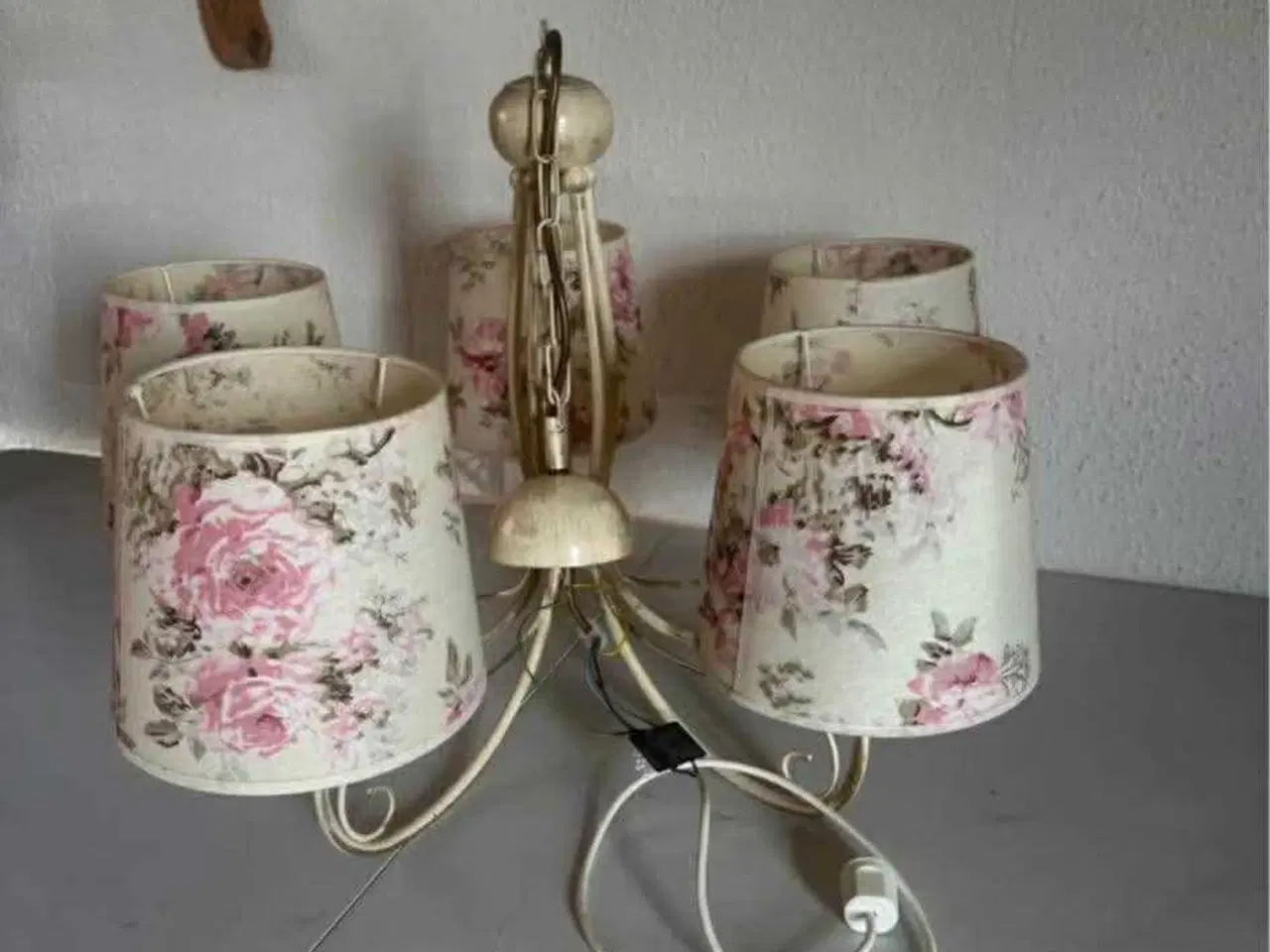 Billede 2 - Loftlampe med blomster