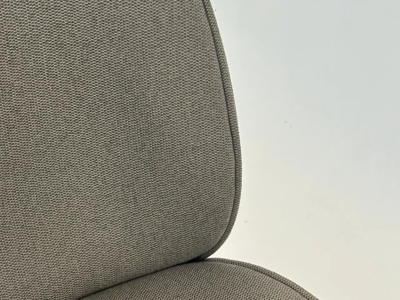 Billede 8 - GUBI | Beetle Chair (Lysegrå)