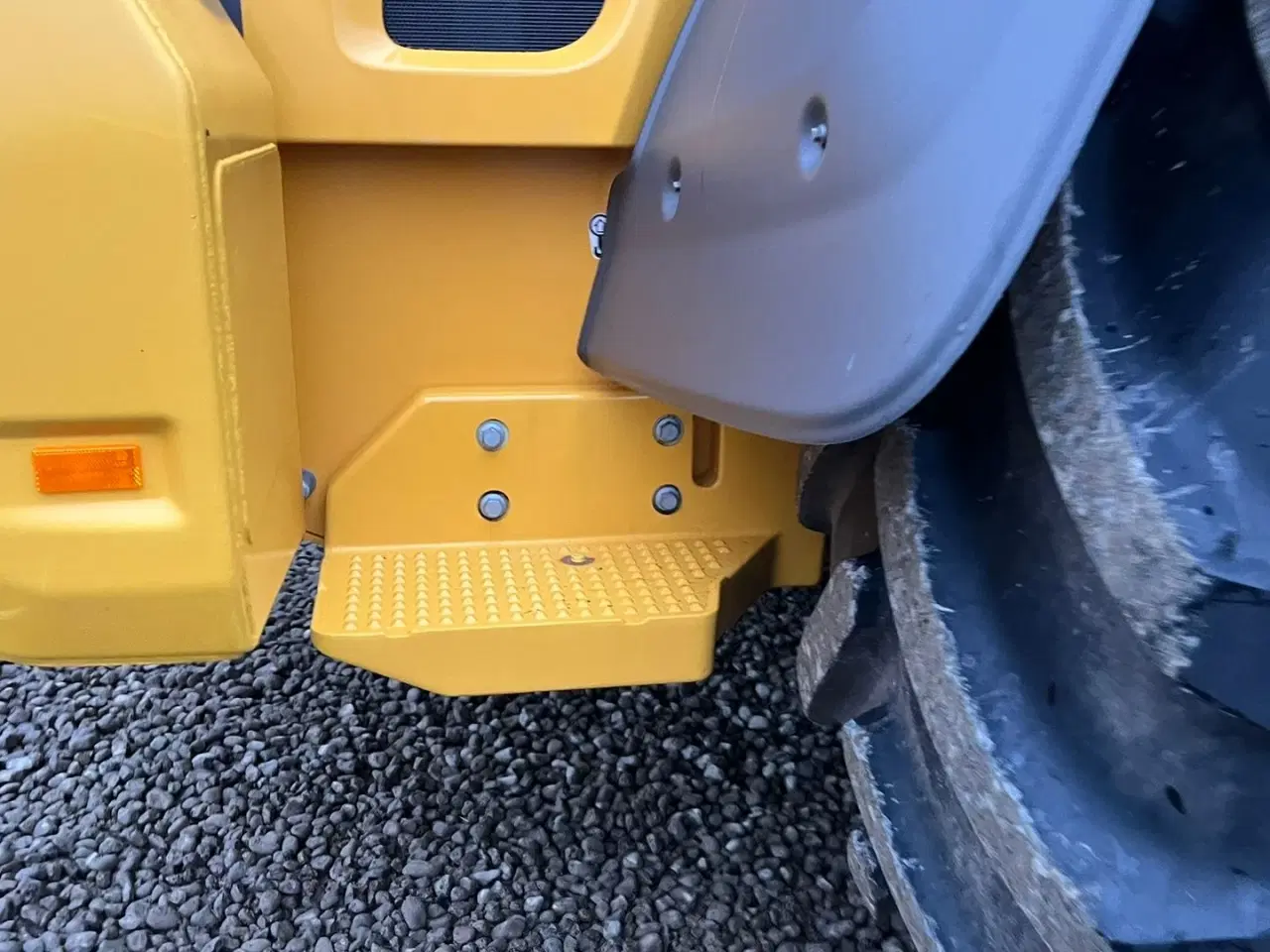 Billede 19 - Volvo L 70 H H2 BEMÆRK MED GARANTI FRA VOLVO FREM TIL DEN 18.6.2026. AGRICULTURE DK-maskine med lang arm, Co-Pilot & med 750mm Michelin MEGA X BIB hjul.