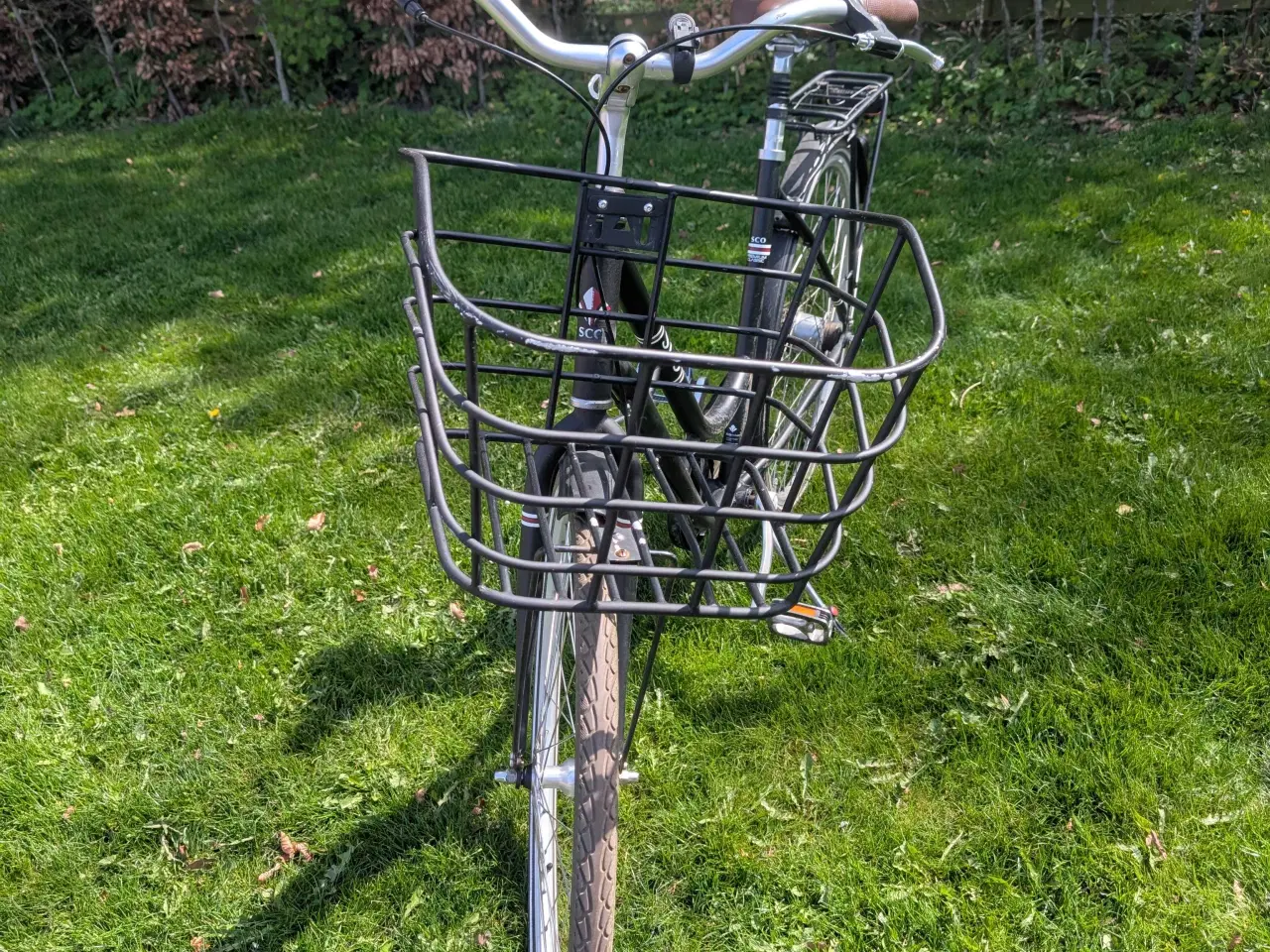 Billede 1 - Fin Sco damecykel med fast kurv