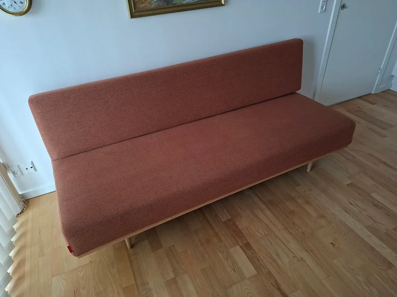 Billede 2 - Sovesofa enkelt eg/Lak ben og stel 