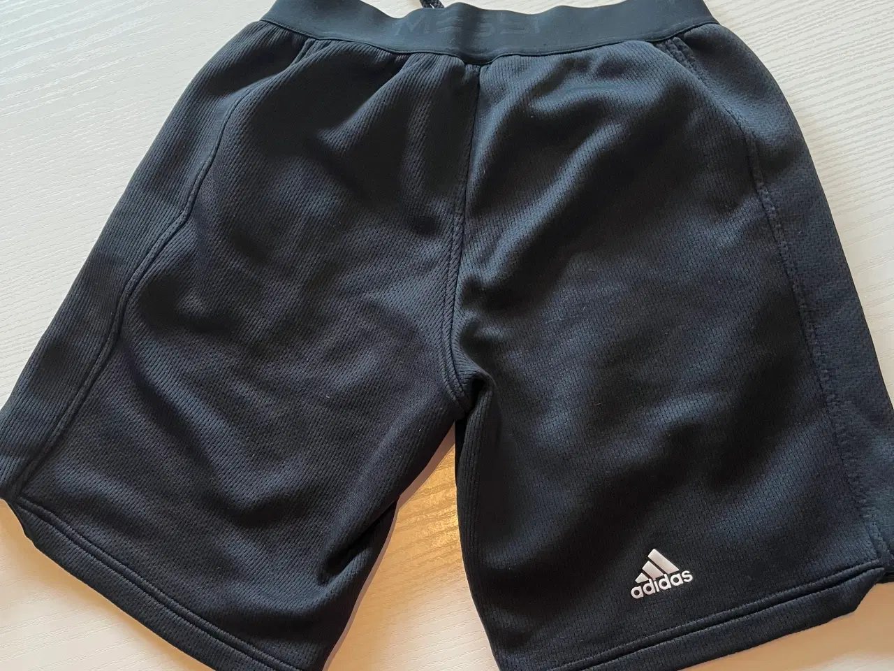 Billede 2 - Sorte Messi shorts str. 152