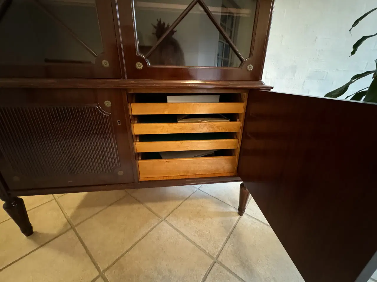 Billede 6 - Smuk gl. vitrineskab 