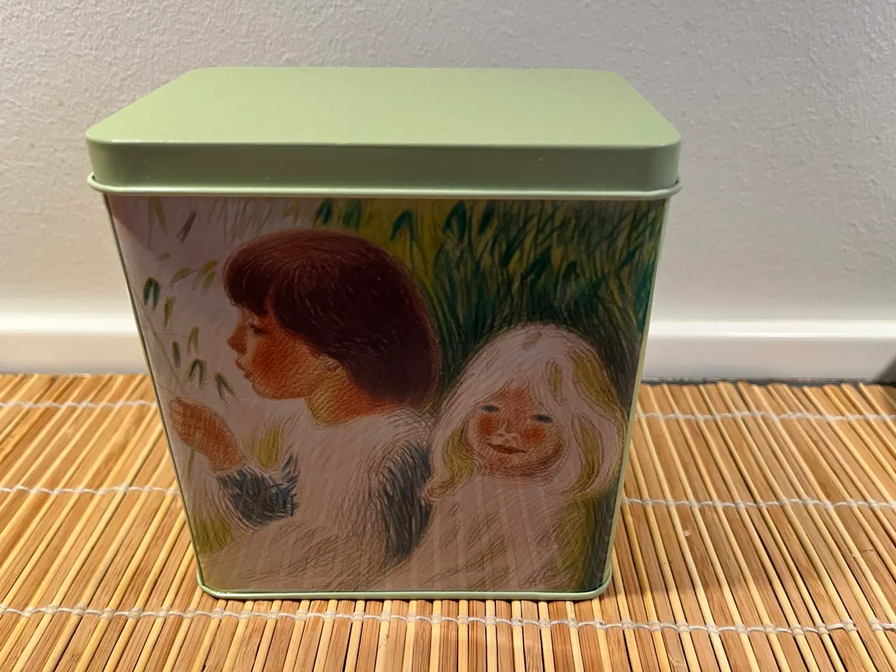 Billede 1 - Aage Sikker Hansen Davre-pigerne på metaldåse