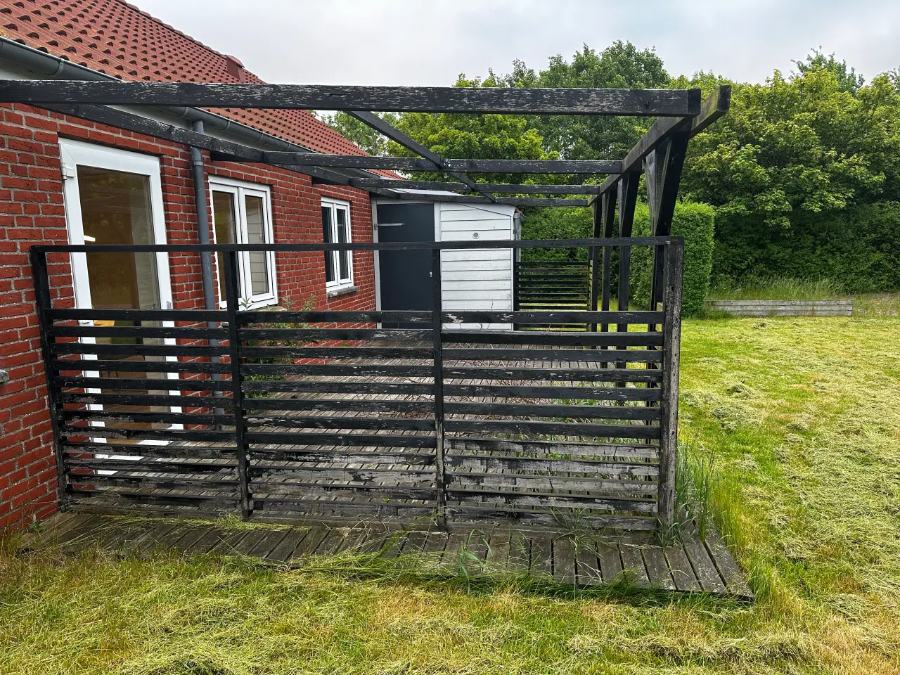 Billede 5 - GRATIS træ, terrassen skal væk
