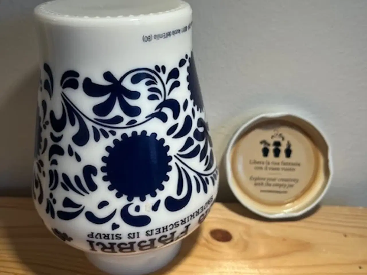 Billede 7 - Ikonisk Amarena Fabbri krukke i mælkeglas – 13,5 c