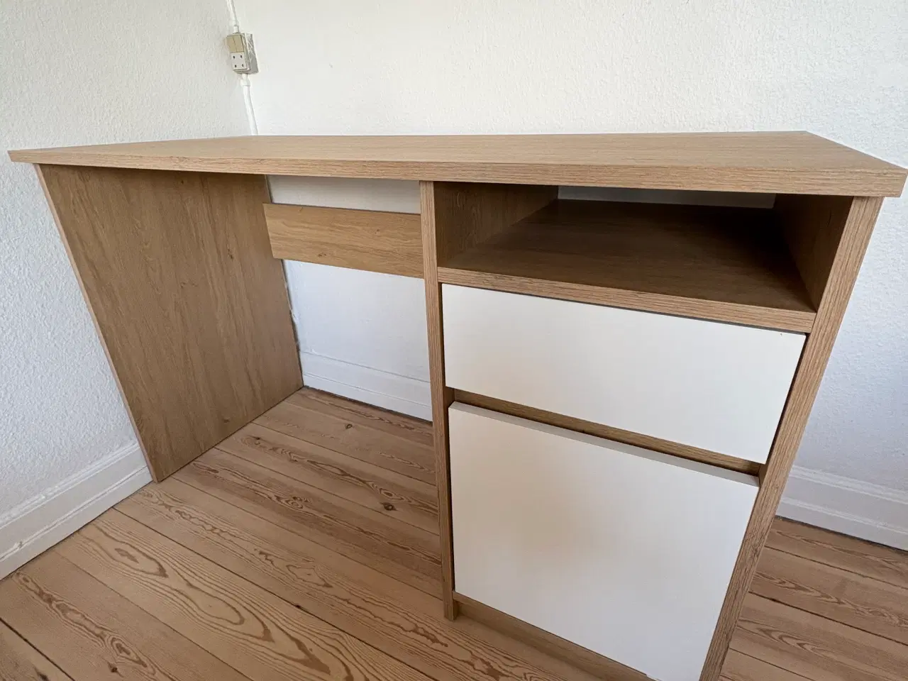 Billede 3 - Skrivebord - BILLUND
