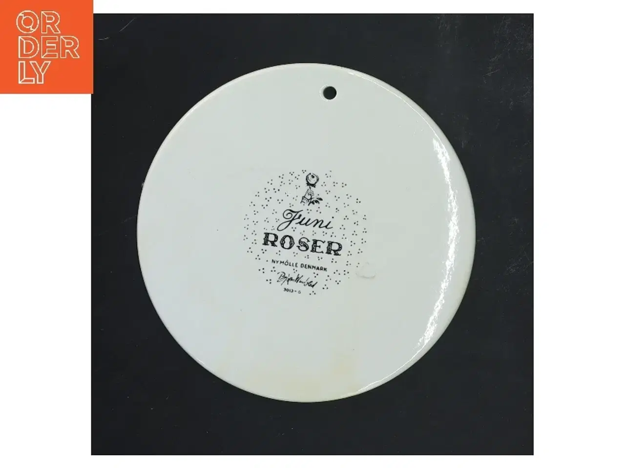 Billede 3 - Dekorativ platte med motiv fra Bjørn Wiinblad (str. Ø 15,5 cm)