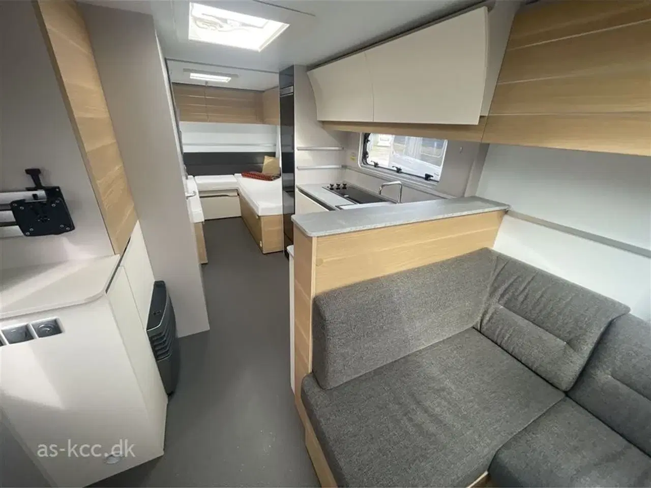 Billede 13 - 2022 - Adria Adora 613 UL   Adria Adora 613 UL årgang 2022 5 sovepladser, 6 siddepladser Isabella Penta fortelt 3,5 m. SÆLGES FOR KUNDE