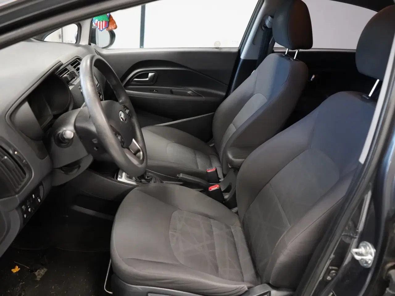 Billede 9 - Fin pendler benzinbil.