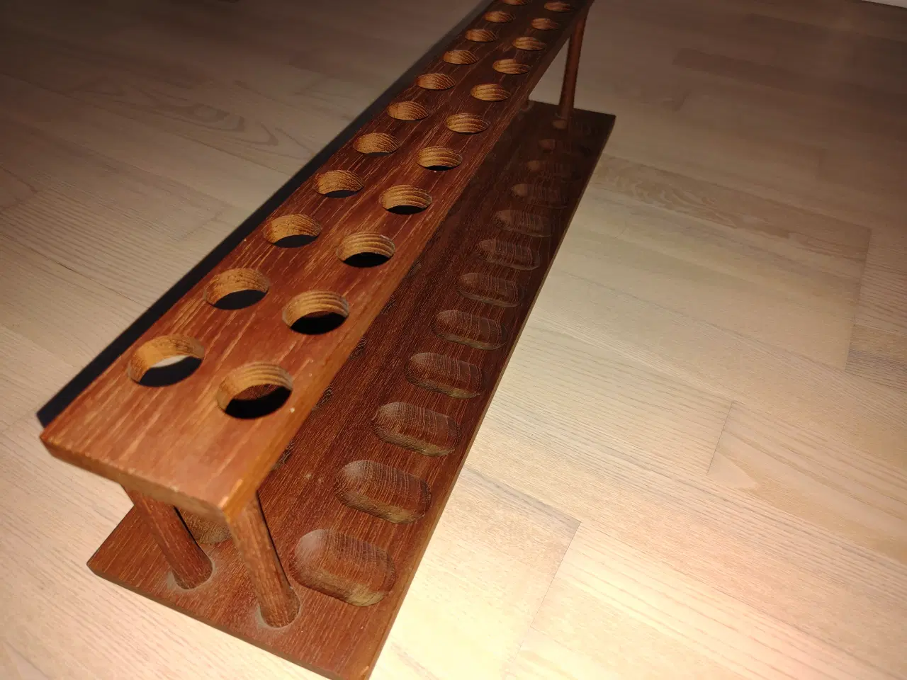 Billede 3 - Flot pibeholder til 24 piber i teak