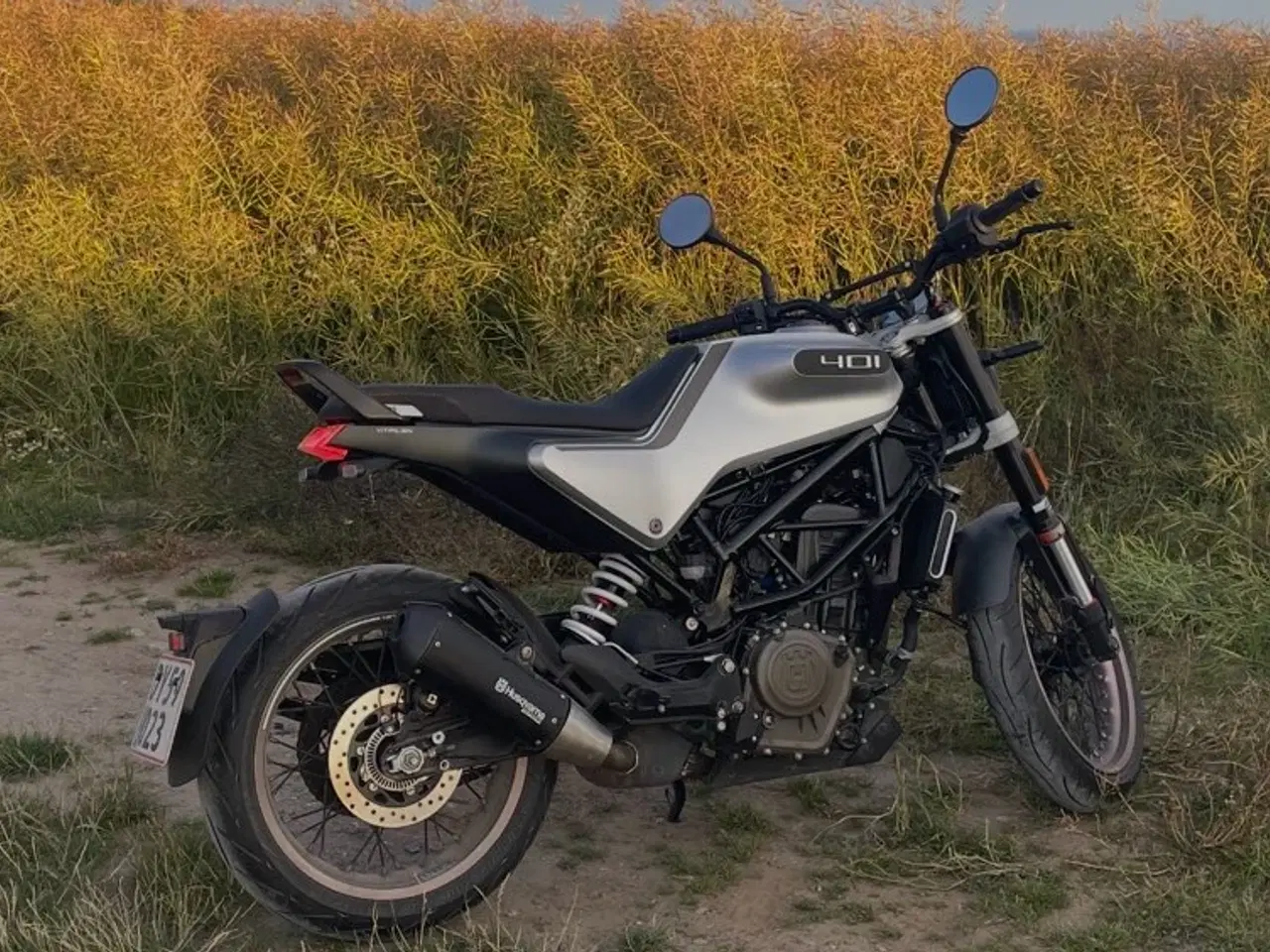 Billede 1 - Husqvarna Vitpilen 401 med Svartpilen styr.