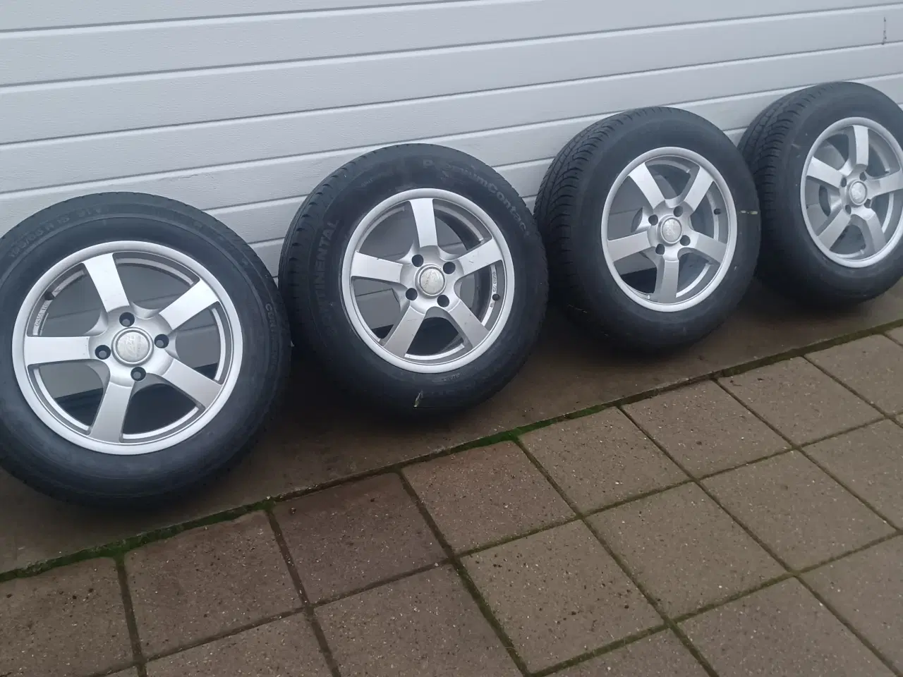 Billede 1 - Peugeot alufælge.