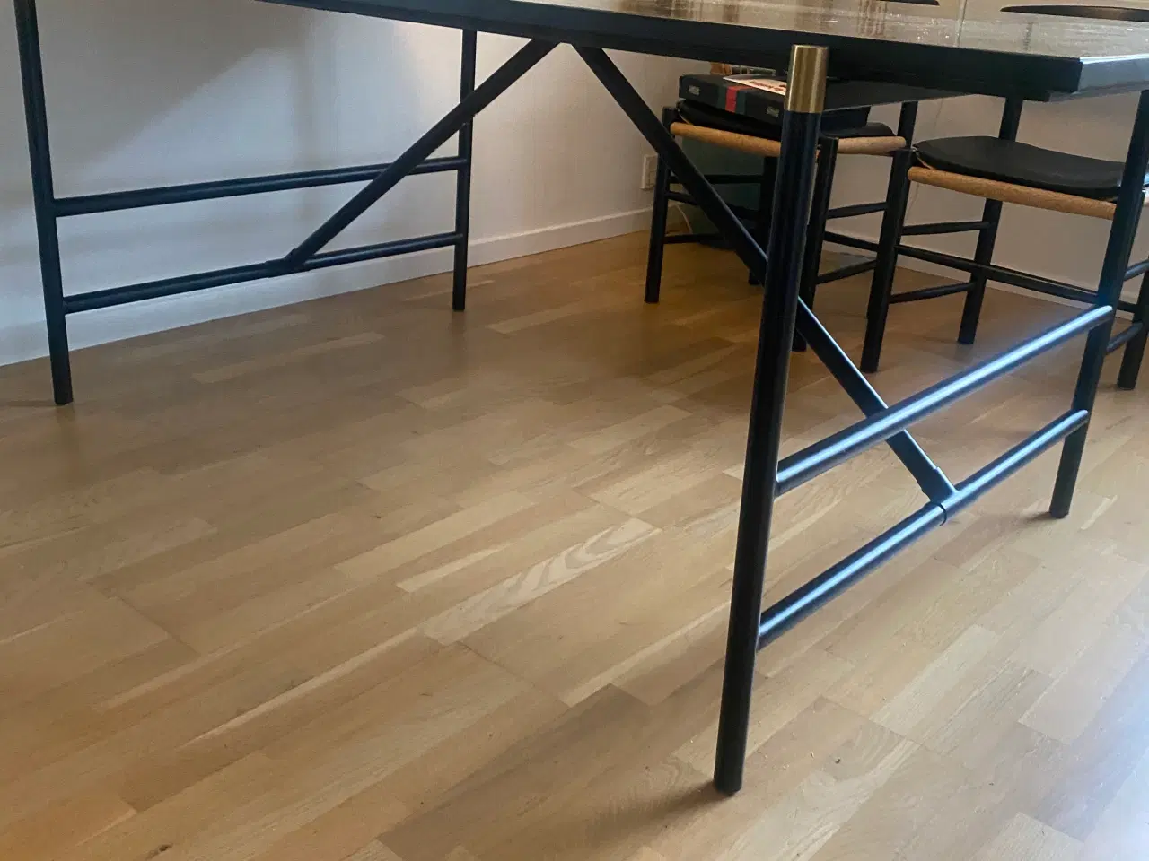 Billede 3 - Spisebord designet af Emil Thorup