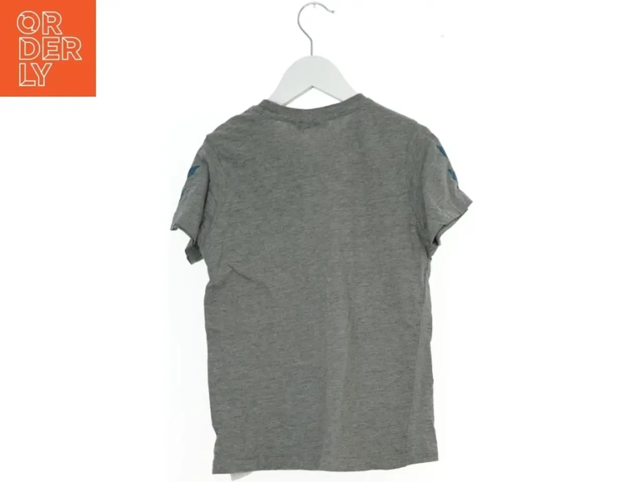 Billede 2 - T-Shirt fra Hummel (str. 134 cm)