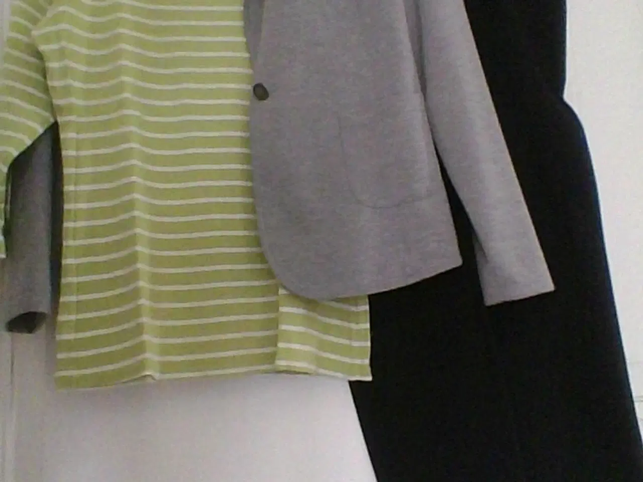 Billede 2 - Kr. 100,- pr. sæt