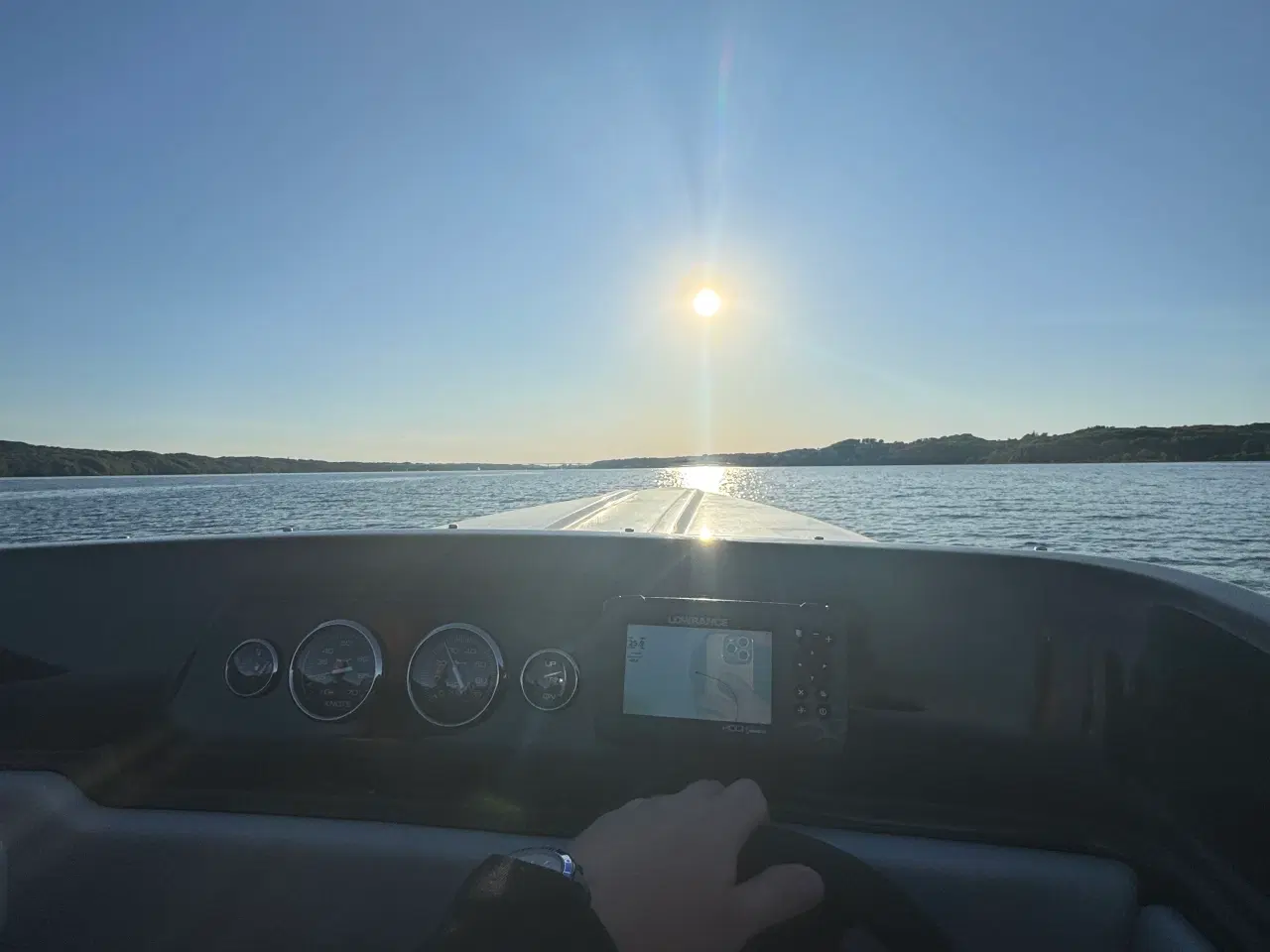 Billede 4 - Ring 18 speedbåd 150hk 2.5 v6 optimax 