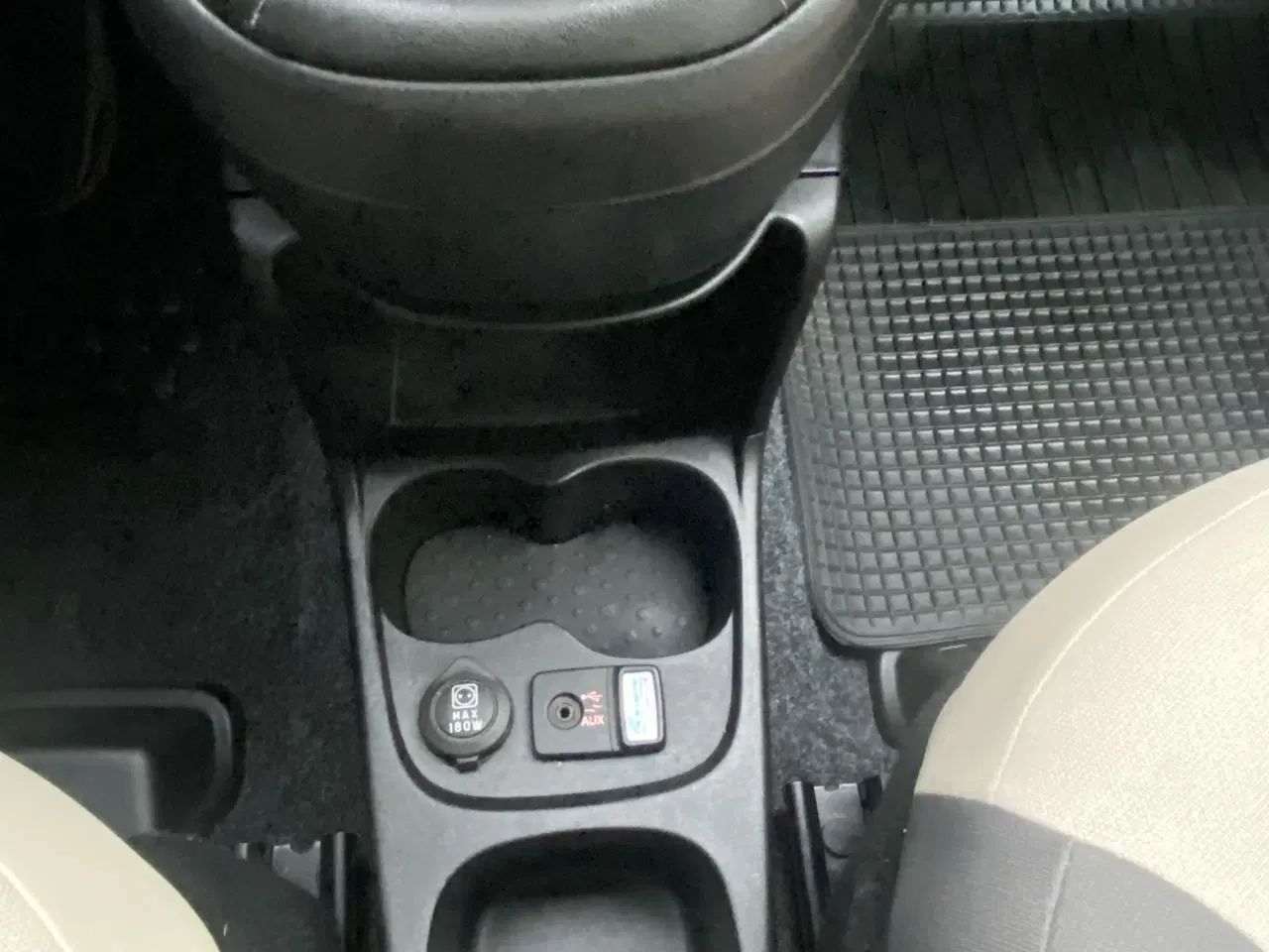 Billede 14 - Økonomisk velholdt lille bil super flot.