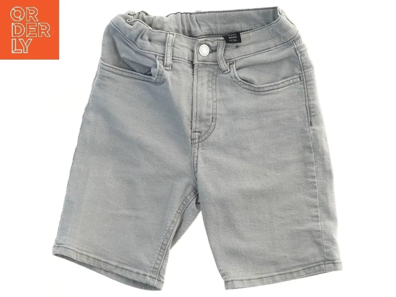 Billede 1 - Grå shorts fra H&M (str. 134)
