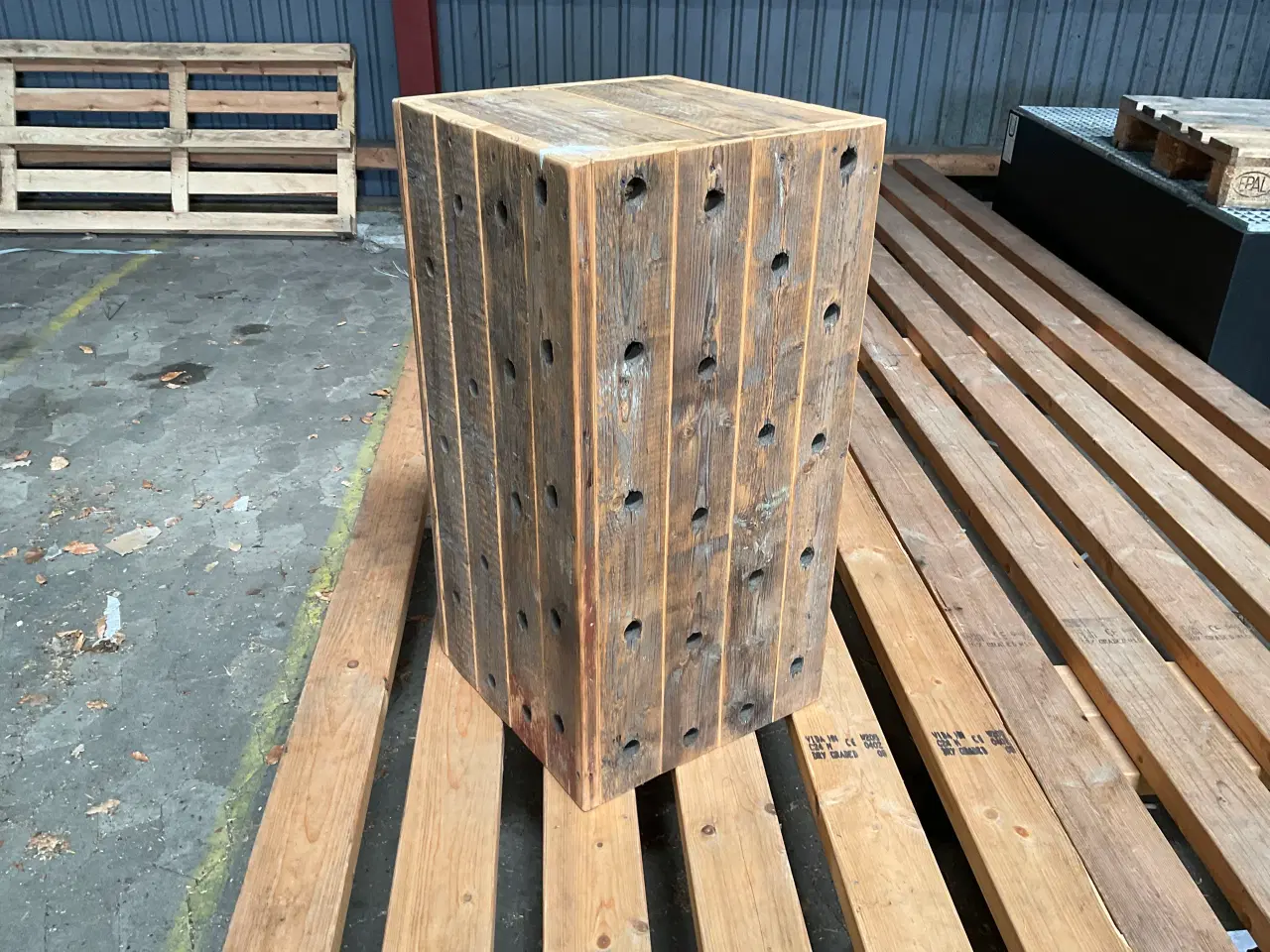 Billede 1 - Podie/Pedistal i upcycled Træ