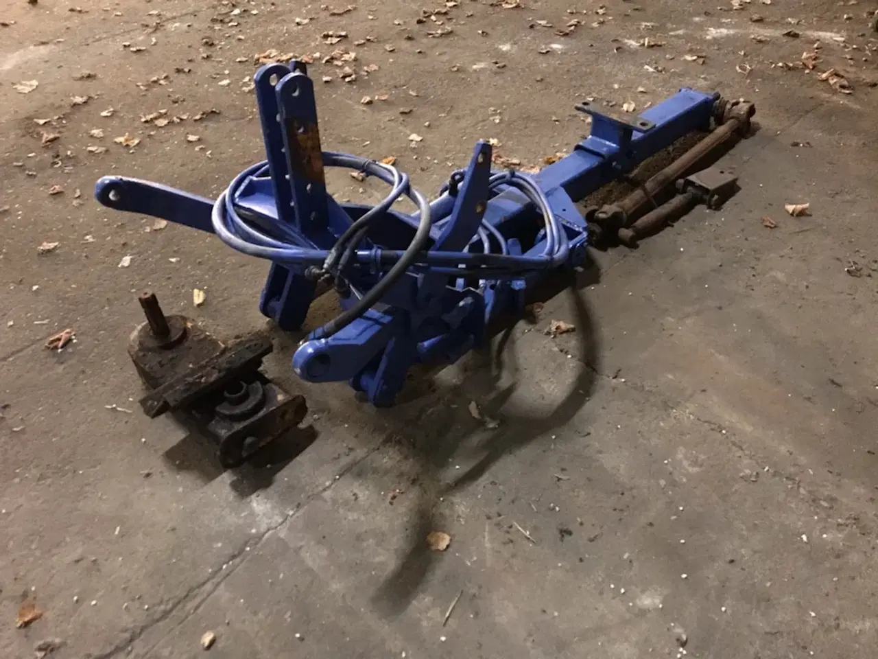 Billede 1 - Frontlift med PTO til ældre Ford.