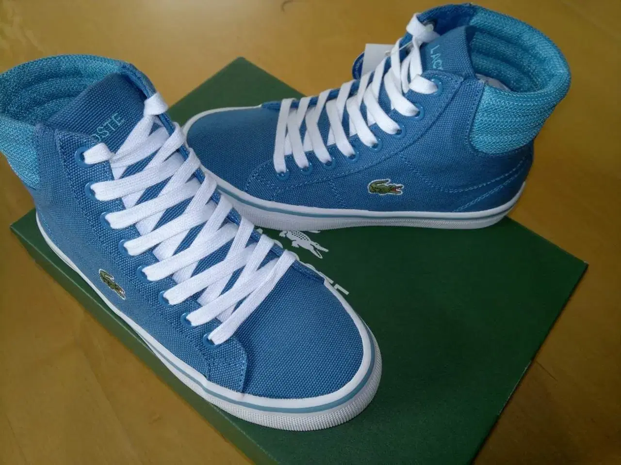 Billede 3 - Nye Lacoste high canvas sneakers.Str.30