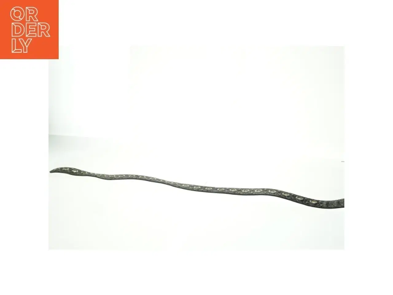 Billede 3 - Læderbælte med metalnitter (str. 98 cm)