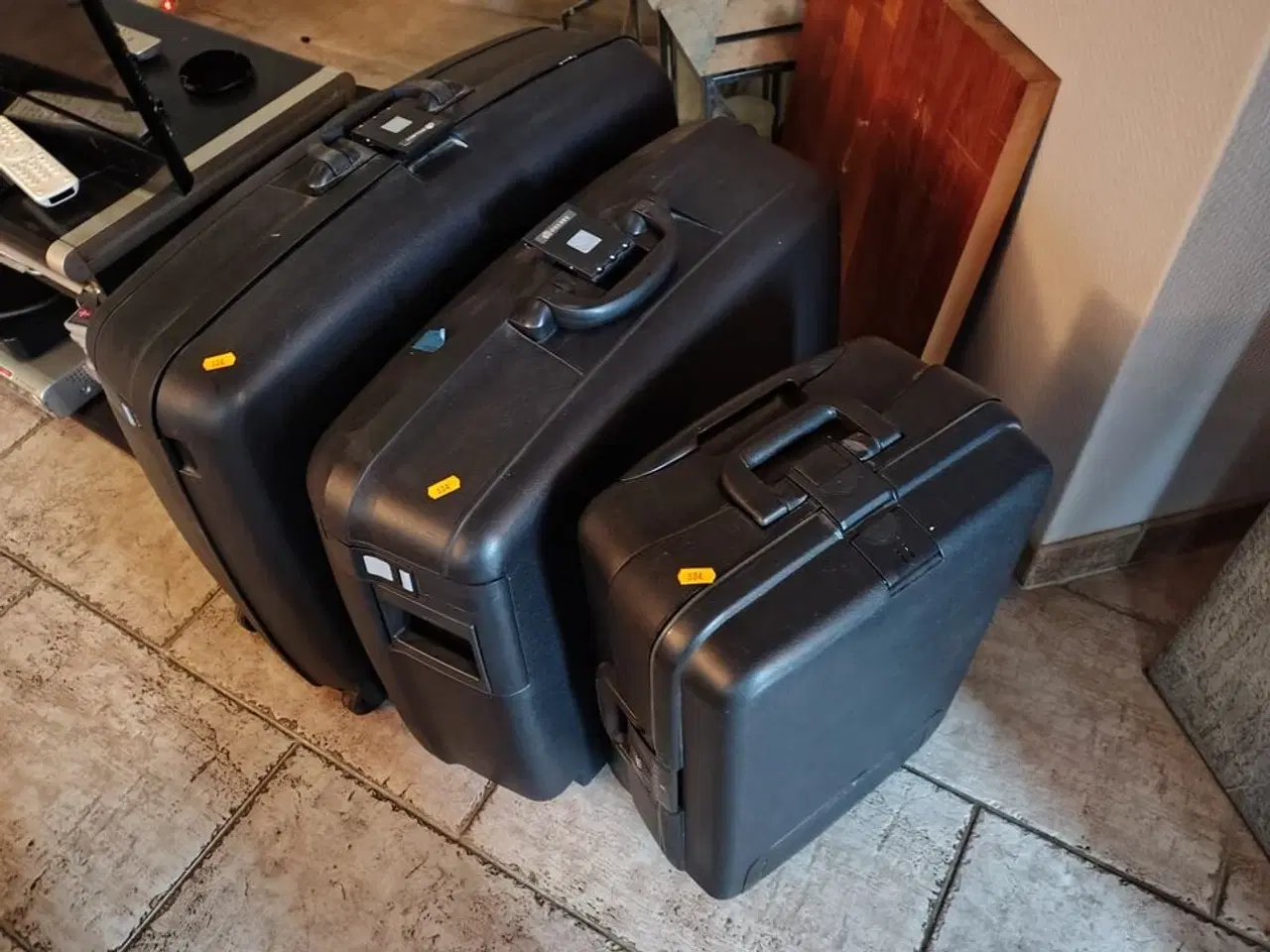 Billede 3 - To kufferter og en trolley