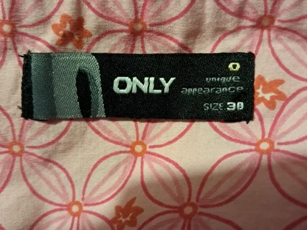 Billede 4 - Only str. 38 nederdel