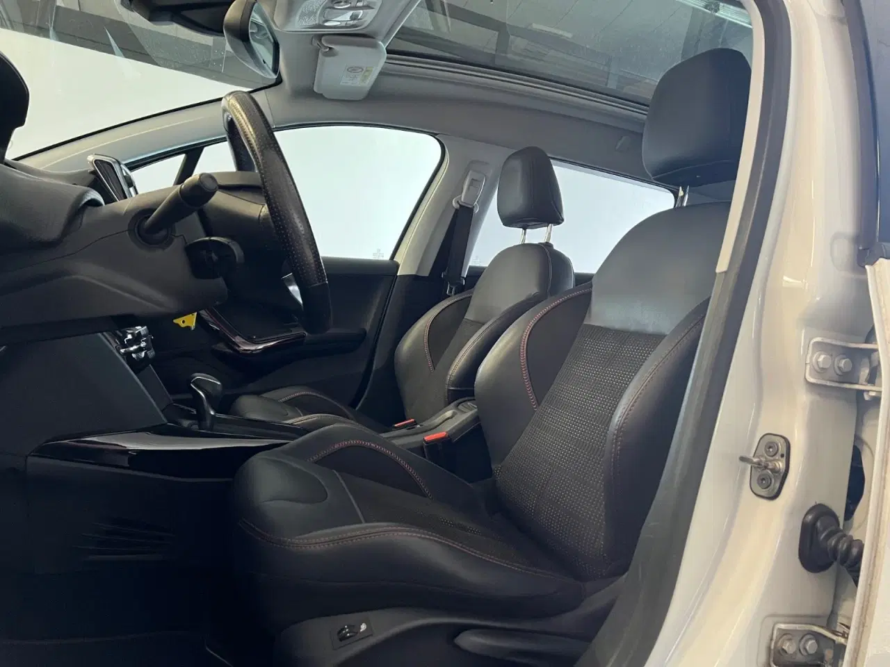 Billede 19 - Peugeot 2008 1,6 BlueHDi 100 Allure Sky