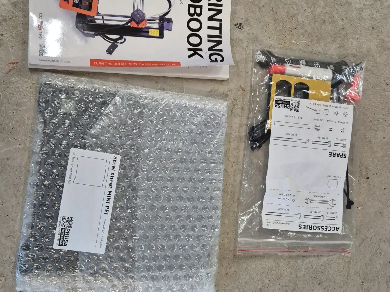Billede 6 - Prusa Mini+ 3D printer i super stand med kabinet &
