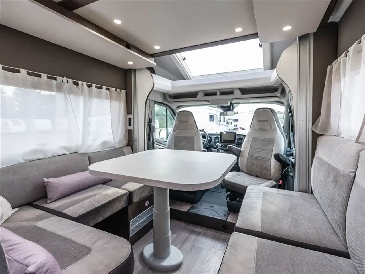 Billede 29 - 2021 - Benimar Tessoro T483 Northautokapp   Kompakt Camper til 5 Personer med masser af udstyr