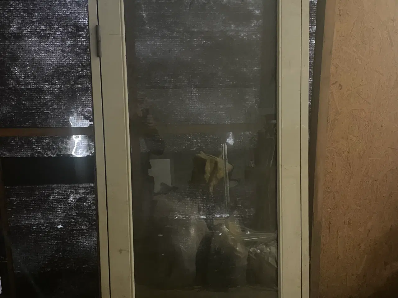 Billede 1 - Hvid træ alu dør med lås