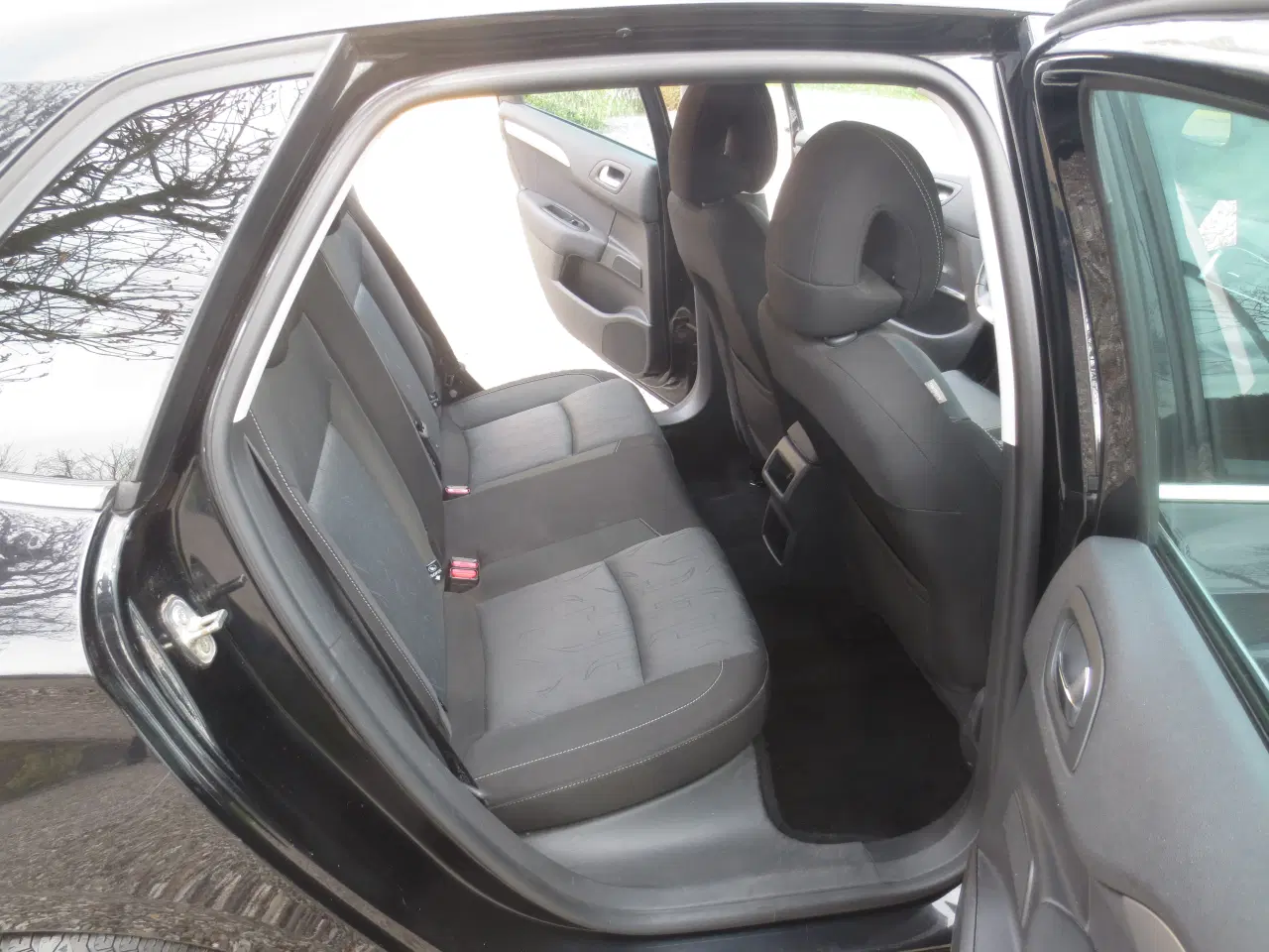 Billede 12 - Citroen C 4 1.6 HDi År 2012. Nysynet. 