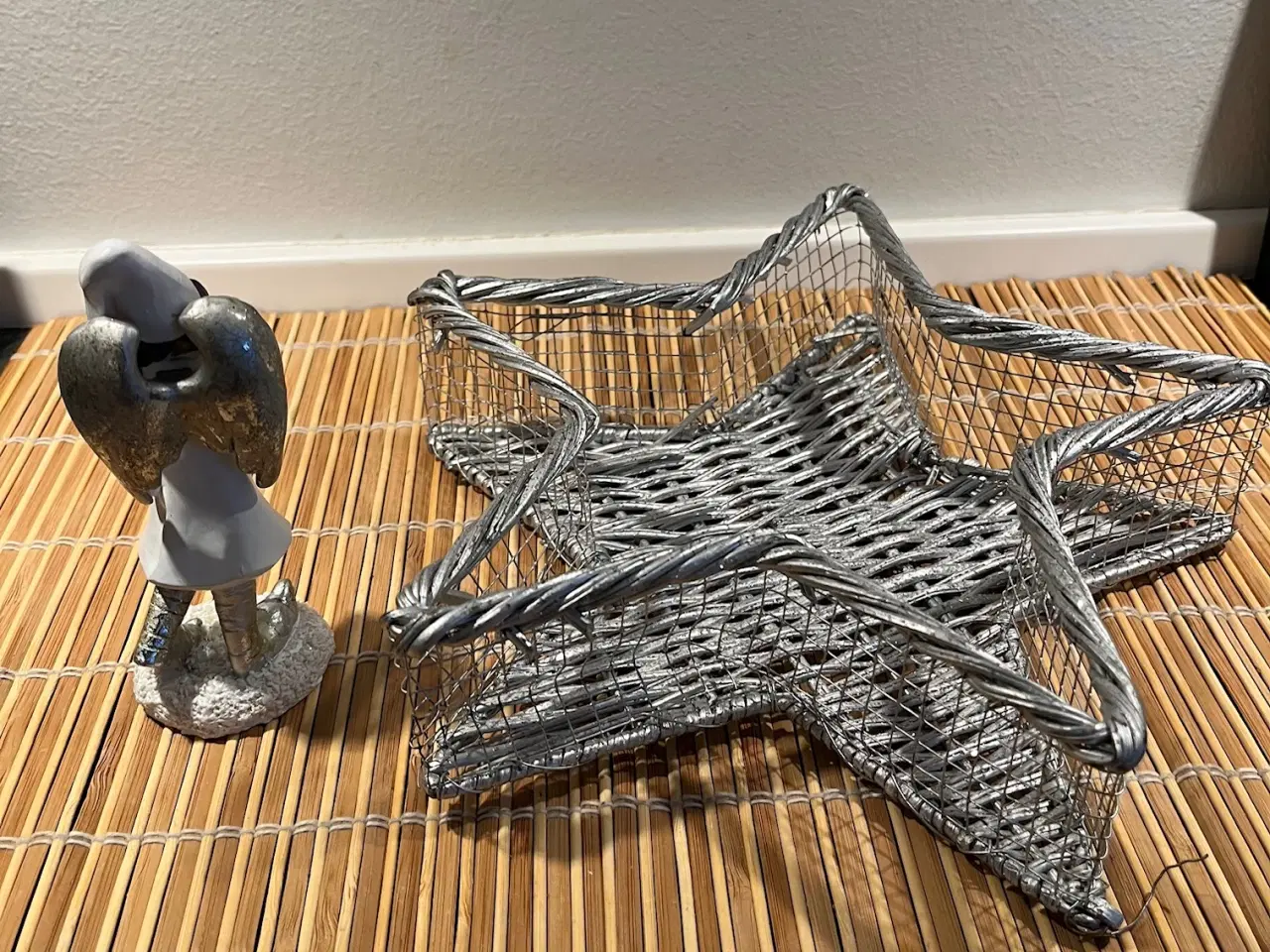 Billede 5 - Dekorativ sølvfarvet stjernekurv+ hvid engel 