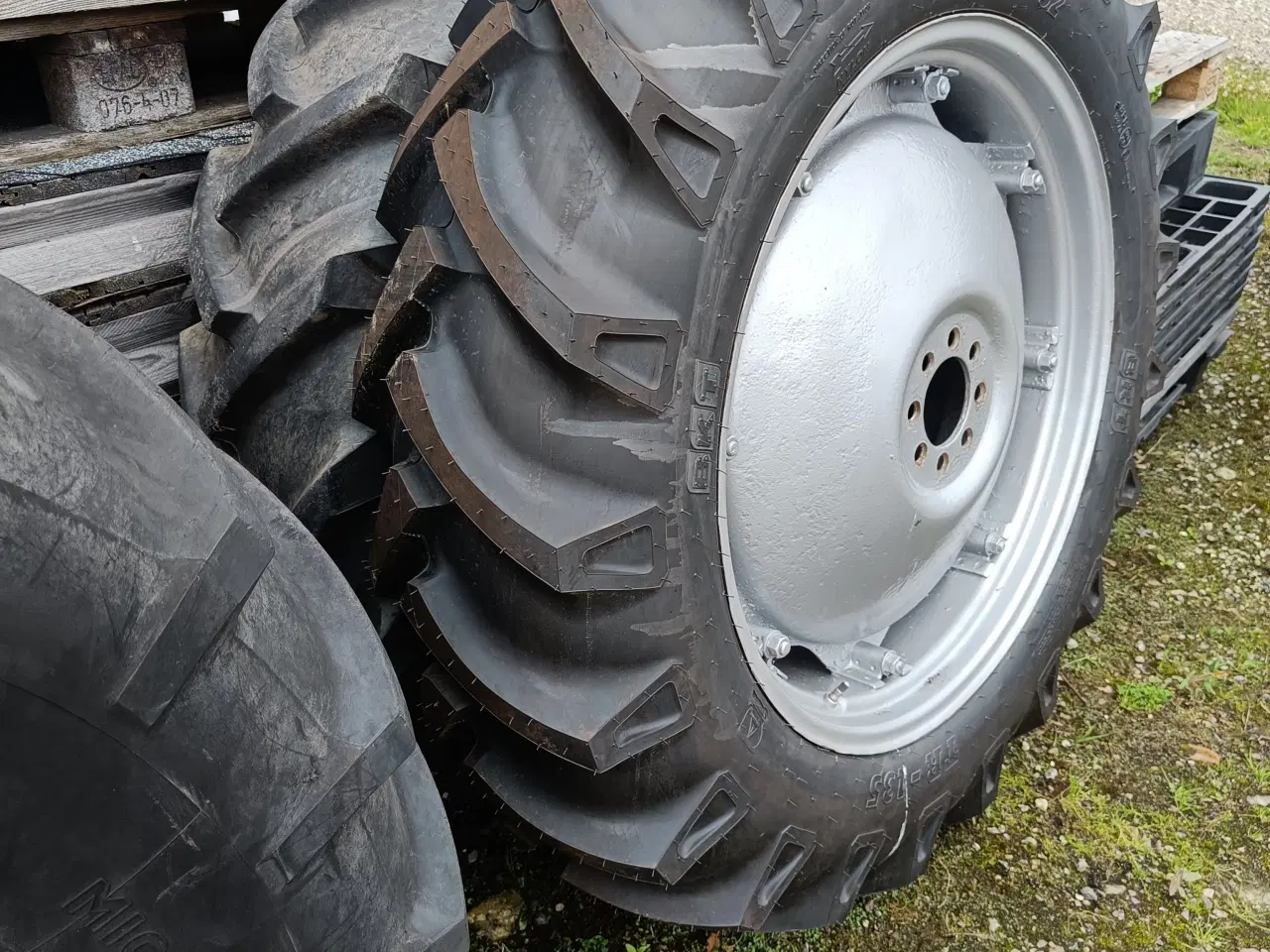 Billede 4 - Massey Ferguson   hjul 12,4X32