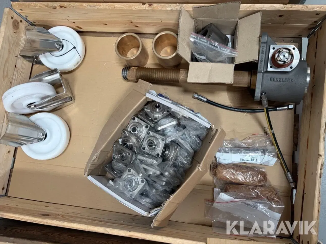 Billede 1 - Lot - gearspindel, bronzebøsninger og flangelejer - 1 palle