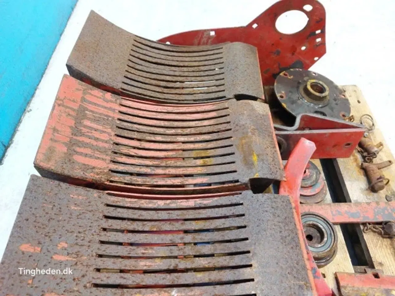 Billede 3 - Hesston 4700 Kniveholder Sæt 63103400 Ollerup Snitter