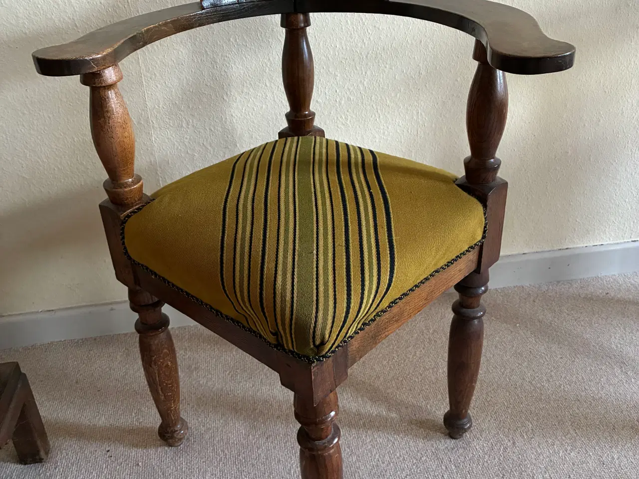 Billede 1 - 2 ens hjørnestole