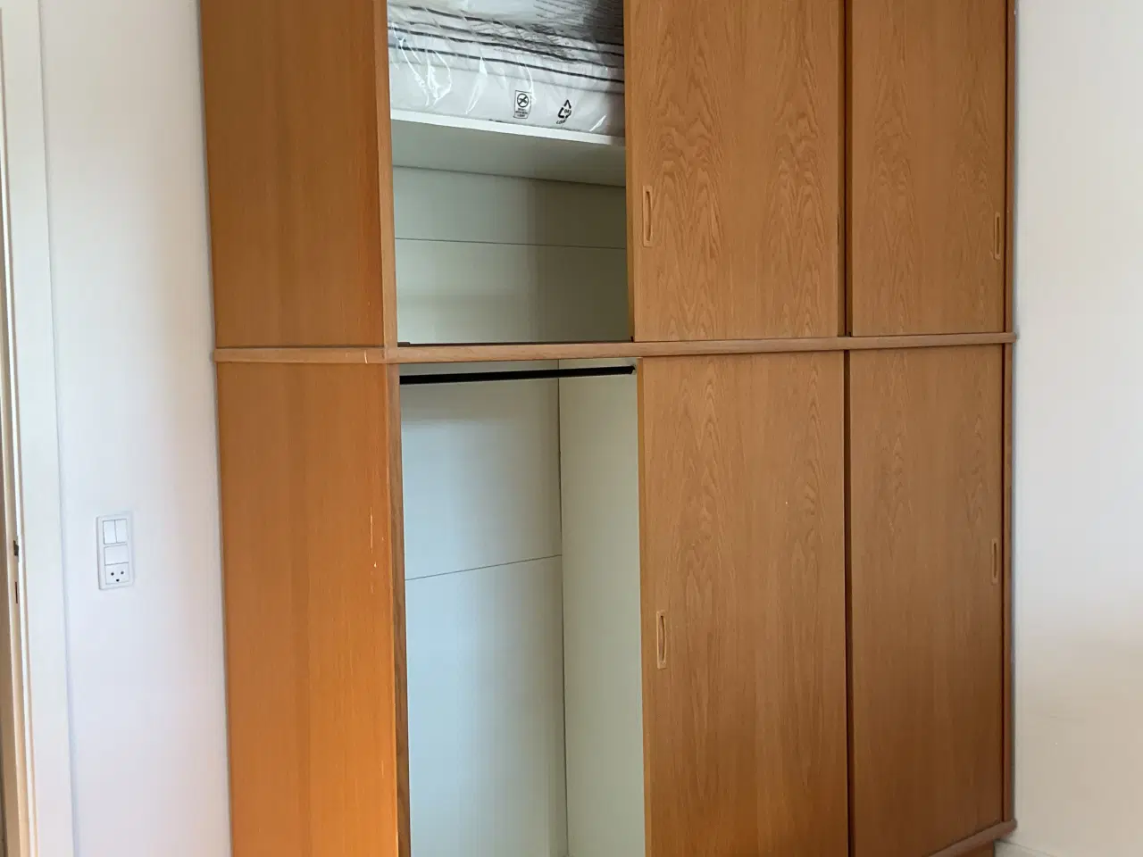 Billede 2 - Garderobe skab teak