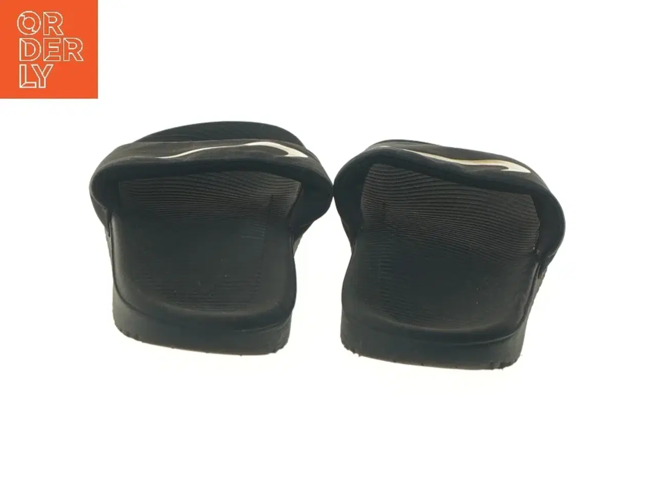 Billede 5 - Nike Sorte badeslippers med logo (str. fod 22,5 cm)